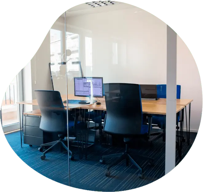Keva's team cleaning a Tampa office
